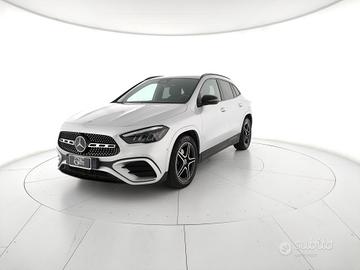 MERCEDES-BENZ GLA-H247 2023 - GLA 200 d AMG Line P