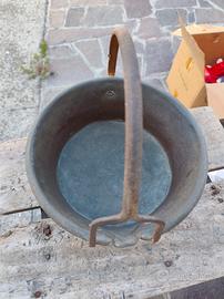 Antico paiolo in rame (caldaio)