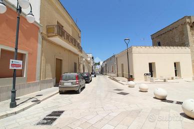 3 LOCALI A BRINDISI