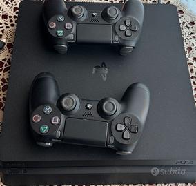 Consolle PS 4 con giochi vari