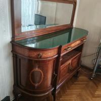 Set di credenze e tavolo con sedie abbinate 