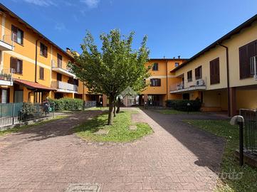 3 LOCALI A BUSSERO