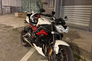 Triumph street triple 675 R