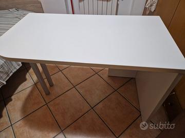 scrivania bianca