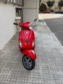 vespa primavera rossa