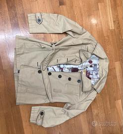 Trench beige con fodera fantasia