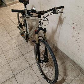 Mountain bike SPECIALIZED Rockhopper Pro