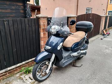 Aprilia Scarabeo 400