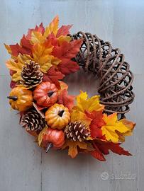 Ghirlanda autunnale fatta a mano con base in vimin