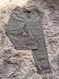 Pantaloni Bershka a quadri bianchi e neri