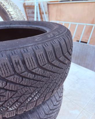 Set gomme Pirelli cinturato invernali