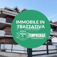 QUADRILOCALE IN PICCOLO CONTESTO CON GIARDINO E BO