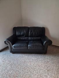 Divano 2 posti  in pelle,colore Nero