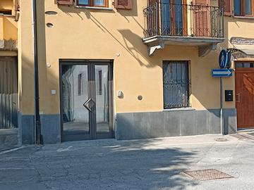 Locale commerciale polivalente