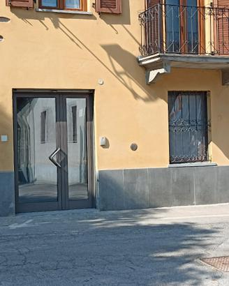 Locale commerciale polivalente