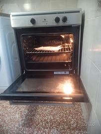 Cucina con piano induzione con forno elettrico