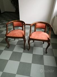 Coppia di poltroncine antiche.