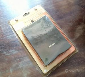 Floppy disk USB esterno Toshiba nuovo sealed pc

o