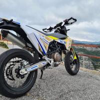 Husqvarna 701 supermoto