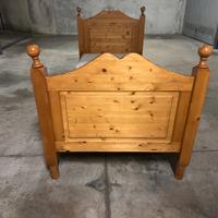 Letto singolo in legno come nuovo con materasso