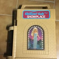 Glamour gals showplace