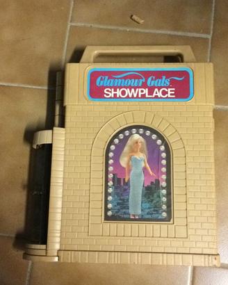 Glamour gals showplace