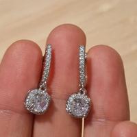 Orecchini Huggie in Argento 925 con Moissanite 2CT