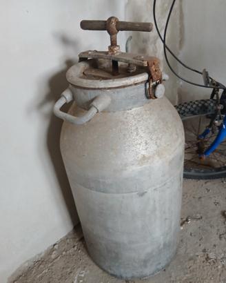 Bidone del latte vintage