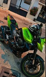 KAWASAKI Z750