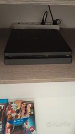 Ps4 con 3giochi,2 joystick