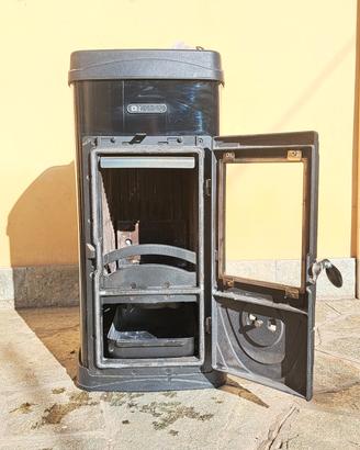 Stufa Nordica super max nera praticamente nuova