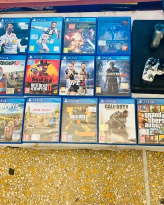 PlayStation 4 + 2 Joystick + 17 Giochi