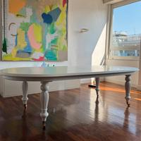 Tavolo ovale laccato bianco