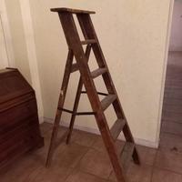 Scala in legno vintage.