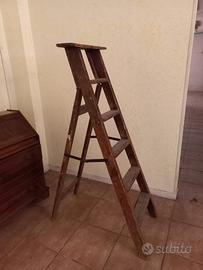 Scala in legno vintage.