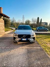 Volvo Xc60 MY23 PLUS DARK TETTO APR.-HARMAN/KARDON