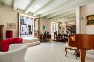 Casa indipendente di 173 m² con 5 locali e box aut