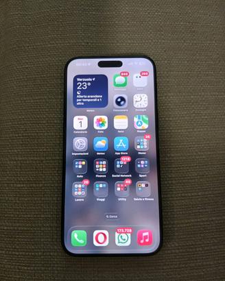 Iphone 15 pro max 256 gb in perfette condizioni
