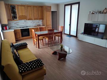 Appartamento in casa bifamiliare