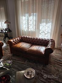 Divani n,2  Chesterfield stile inglese
