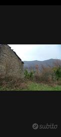Terreno con rustico da ricostruire
