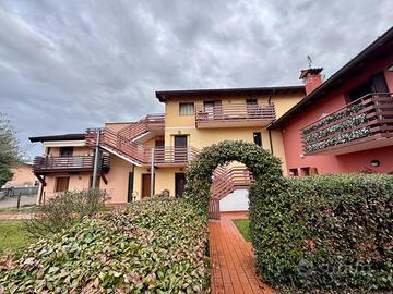 APPARTAMENTO MODERNO CON AMPIO TERRAZZO E GARAG...