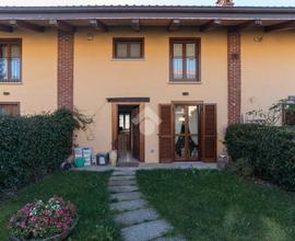 CASA SEMINDIPENDENTE A CIRIÈ