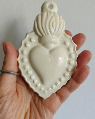 Cuore sacro avorio lucido