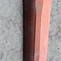 tegola di colmo angolare (tegola di displuvio)