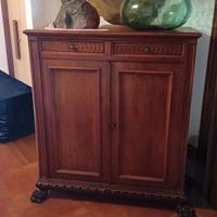 credenza in noce