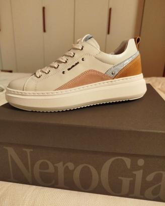 Sneakers donna Nero Giardini