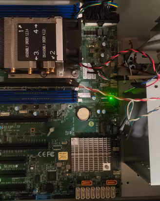 Supermicro X11 SPI-TF + Xeon Gold + case