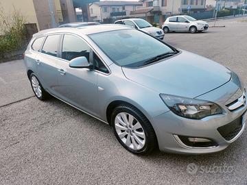 Opel Astra j sportourer cosmo benzina GPL