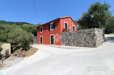 VILLA SINGOLA A LEIVI